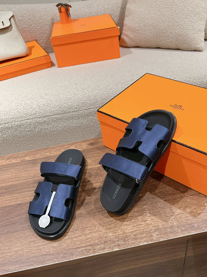 CHYPRE SANDAL BLACK MIX LIGHT BERRY CALFSKIN