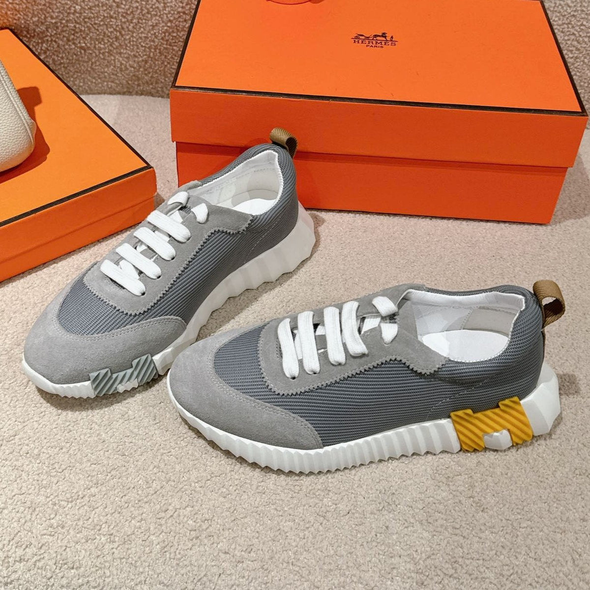 HM Mainland Sneaker In Ash Gray Suede And Shark Gray Breathable Mesh Fabric 959350
