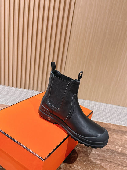 HM 25 Chelsea Ankle Boots Black Sheepskin 512548