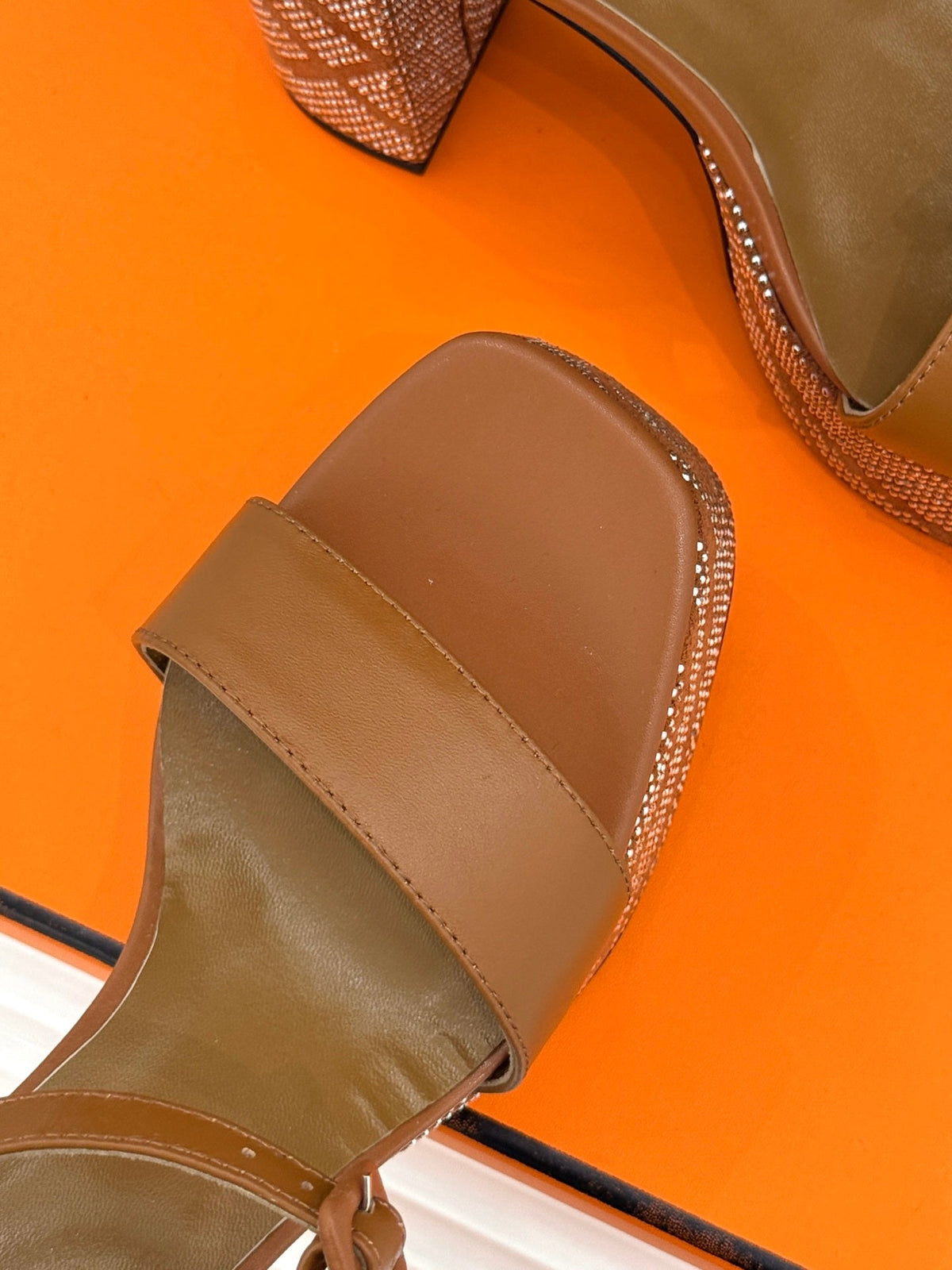 HM 26s Lightning Sandal 7cm Tan Brown Sheepskin 675701