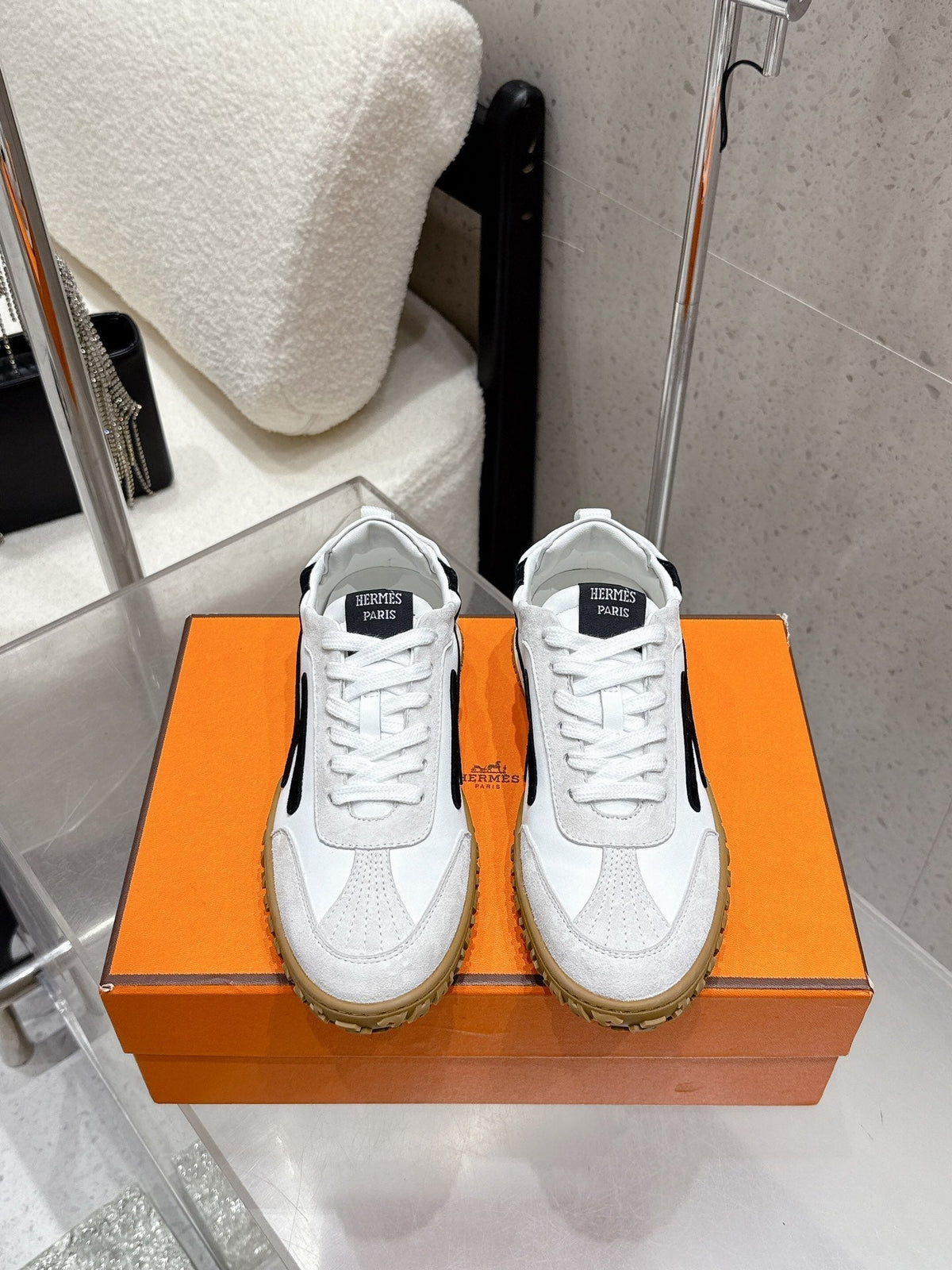 HM Jet Sneaker White Black Grey Suede 554154