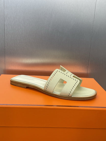 HM 25 Oran Sandal Cream Perforate Epsom Leather