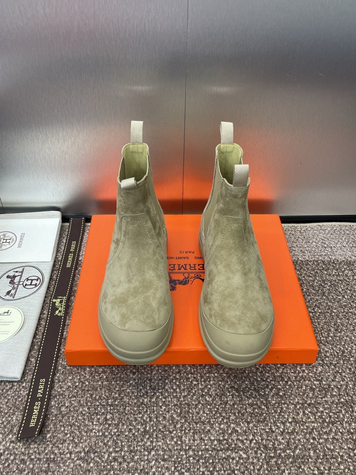 HM 25 Chelsea Ankle Boots Taupe Suede 508487