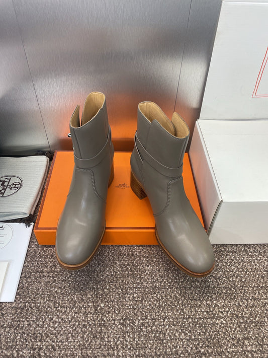 HM 25 Jill Ankle Boot Gray Calfskin 508491