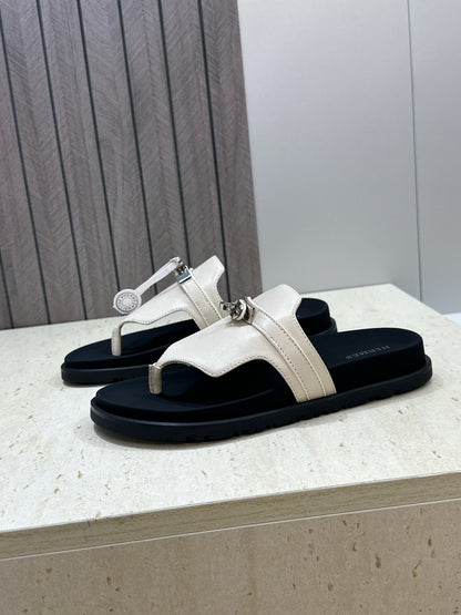 HM 26s Empire Sandal In Ivory White Calfskin Silver Hardware
