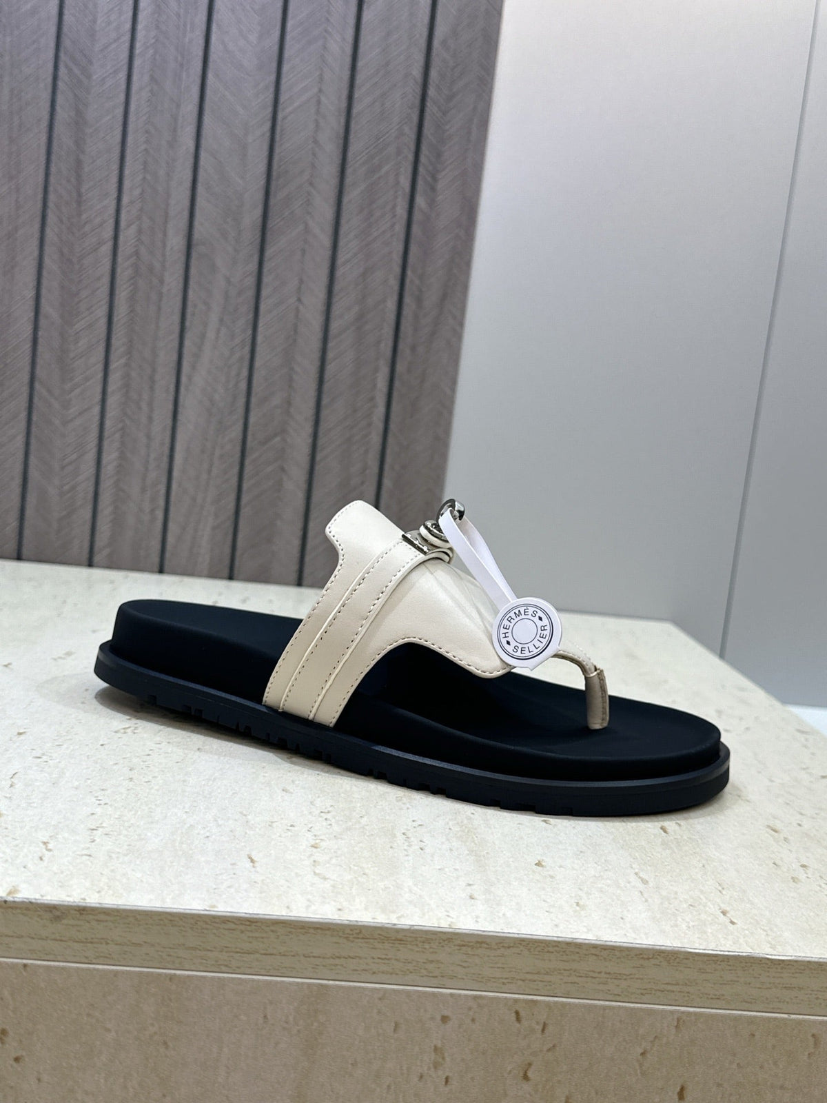 HM 26s Empire Sandal In Ivory White Calfskin Silver Hardware