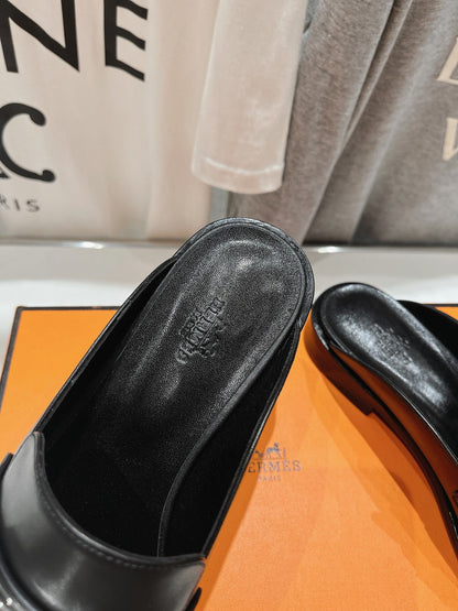 IOTA MULE BLACK CALFSKIN