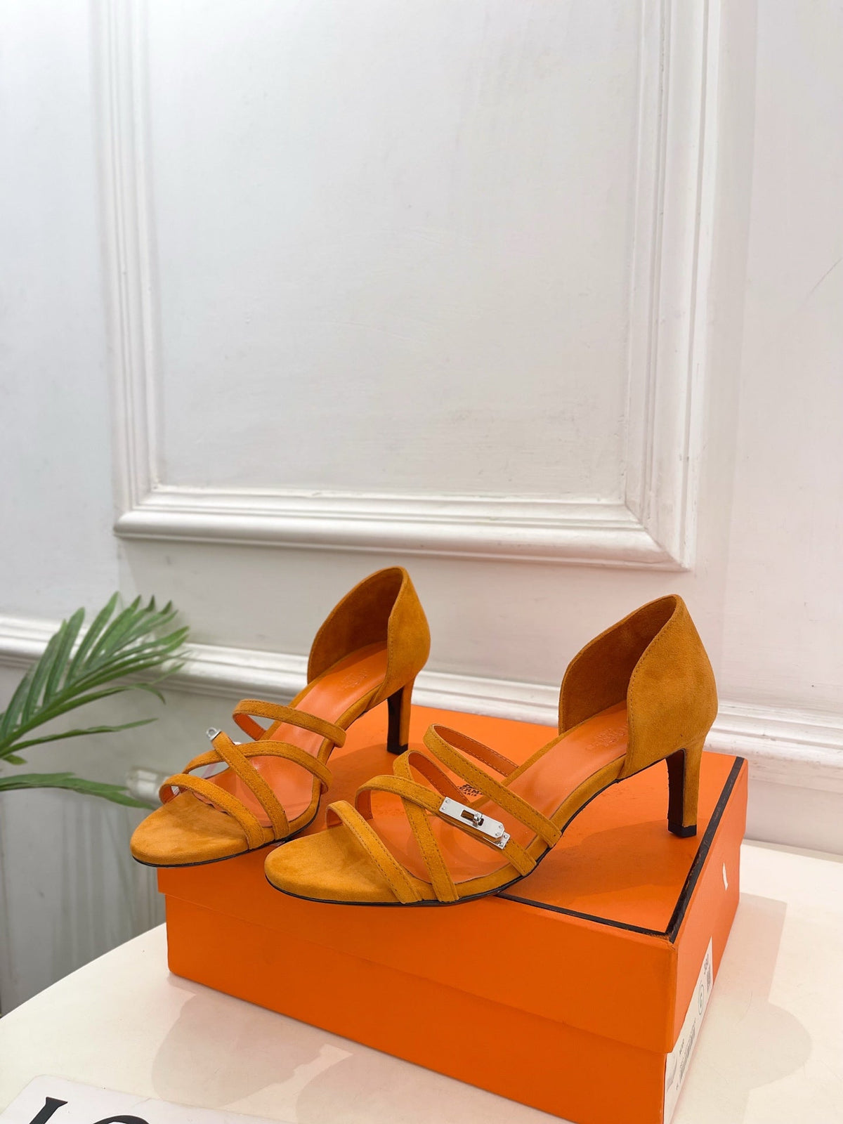 HM Lipstick 65 Sandals Orange Suede 536144