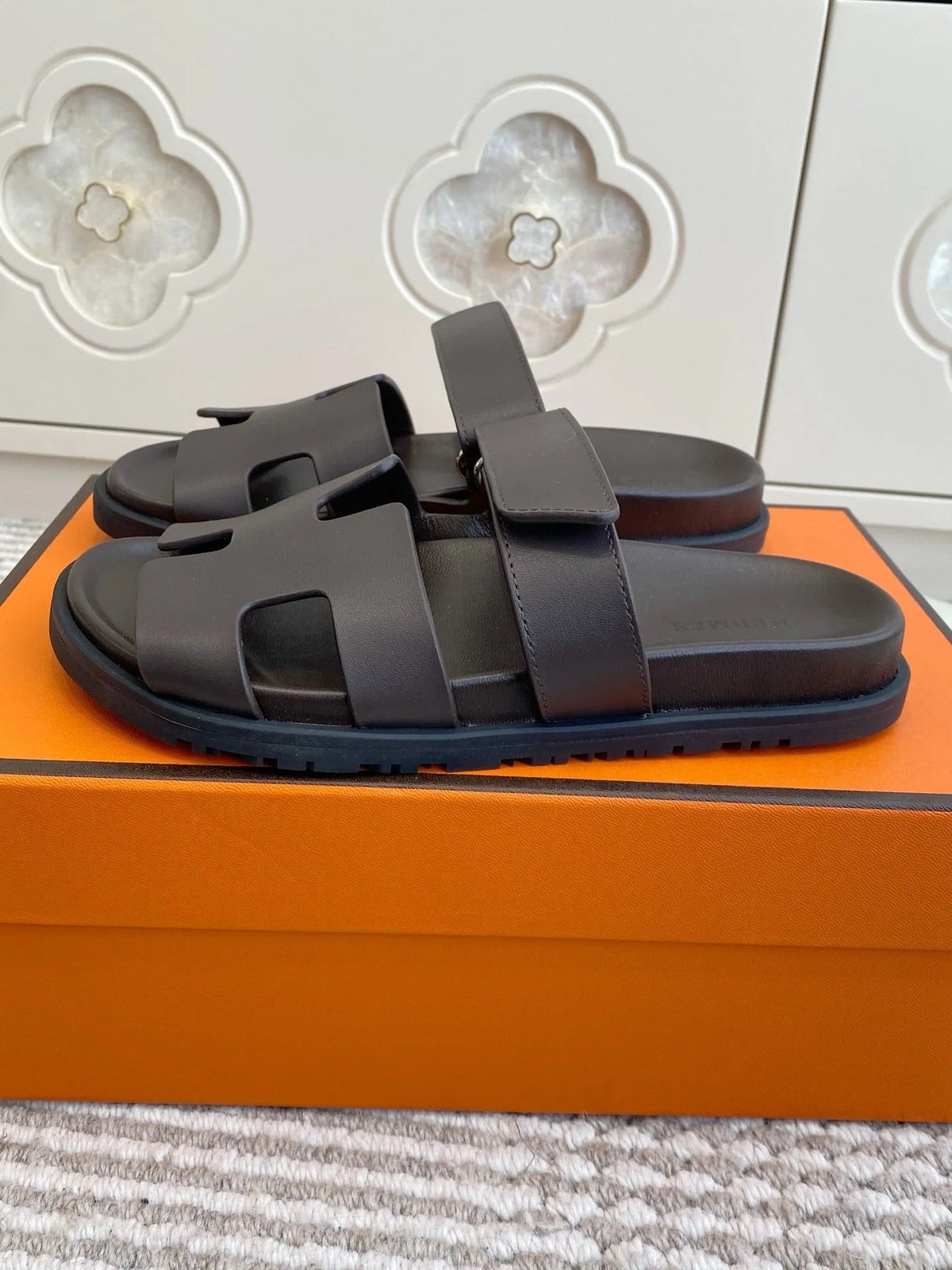HM 2026 Velcro Slippers Dark Chocolate Sheepskin 667464