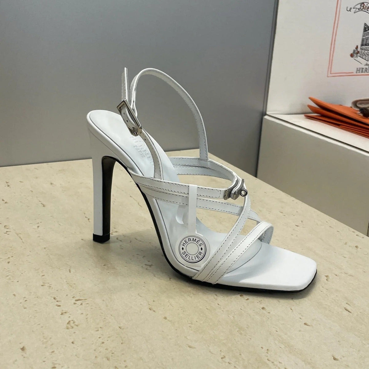 HM 26ss Kelly Sliver Buckle Sandals 95 White Calfskin 607169