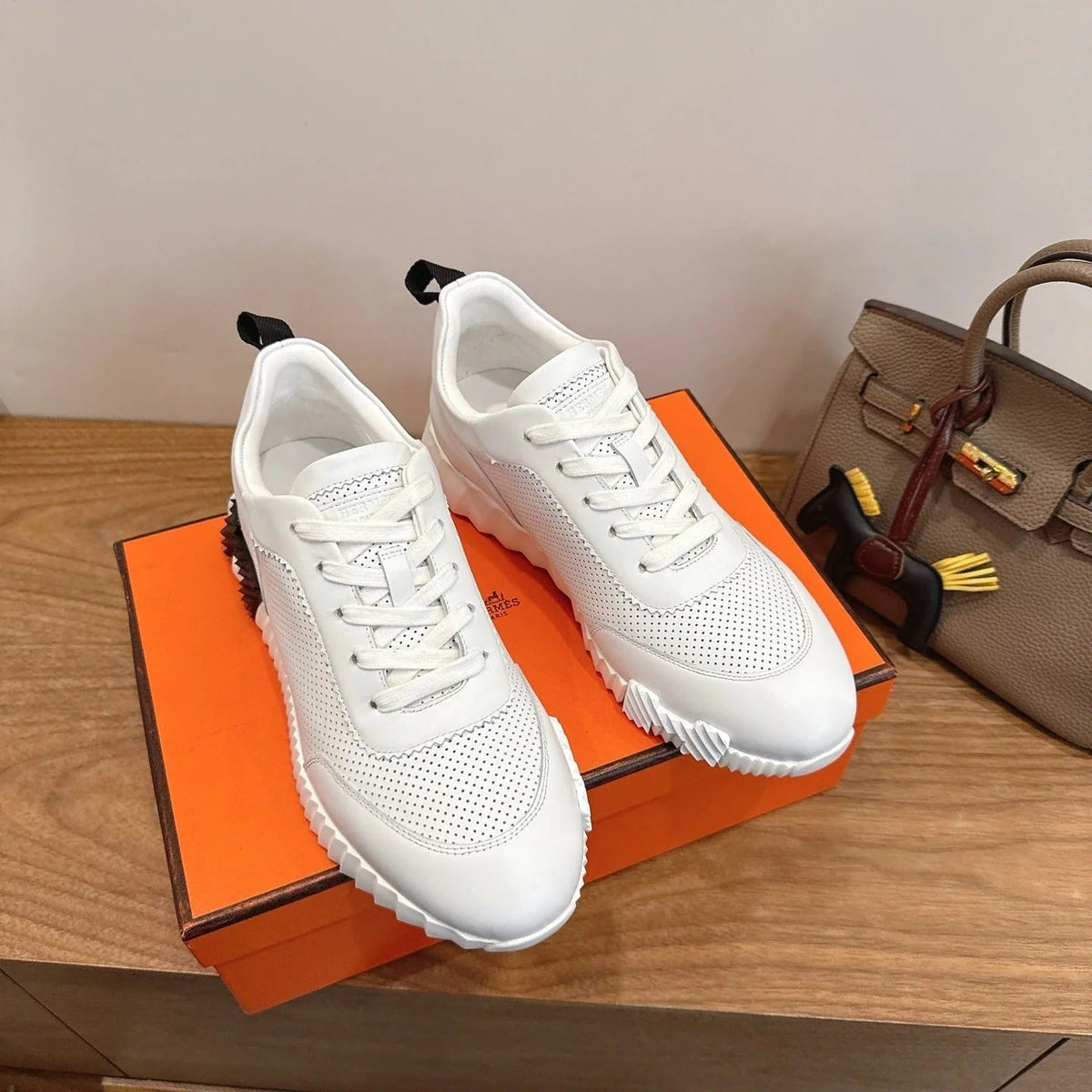 HM 26ss Sneakers White Leather 638575