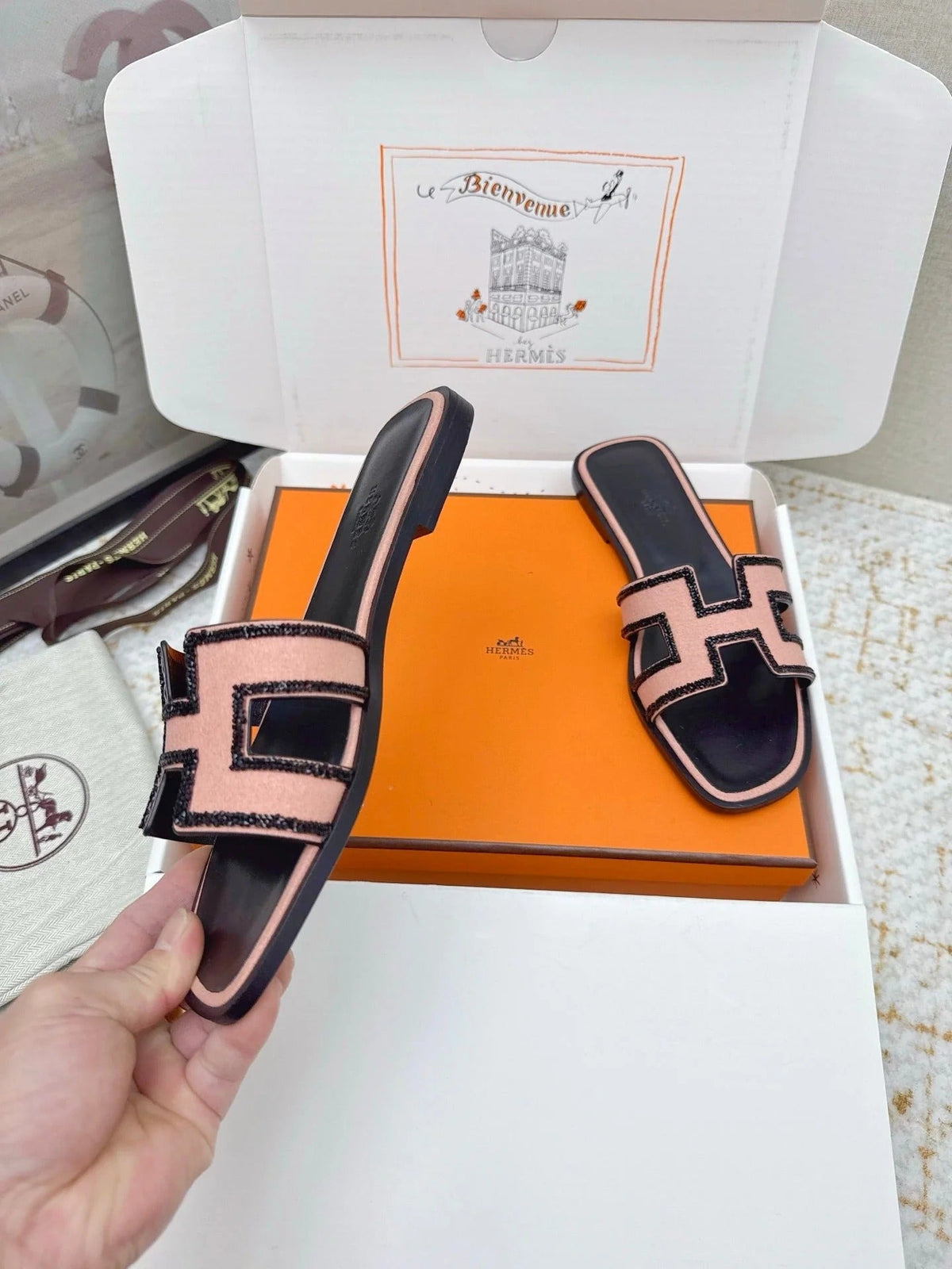 HM 26ss Oran Sandals Black Pink Sheepskin Rhinestone 625232