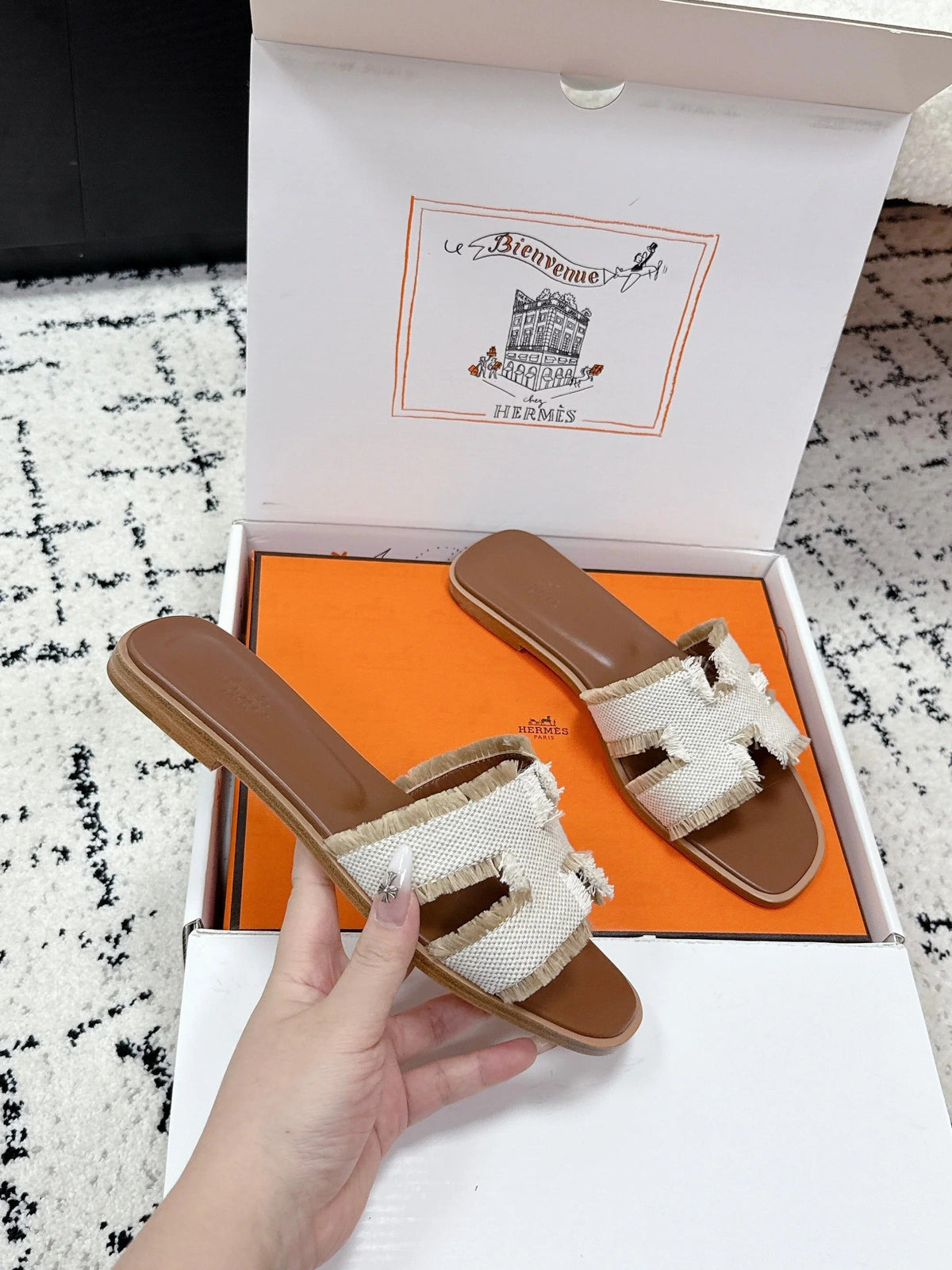 HM 26ss Oran Sandals Beige Brown Canvas Cowhide 617218