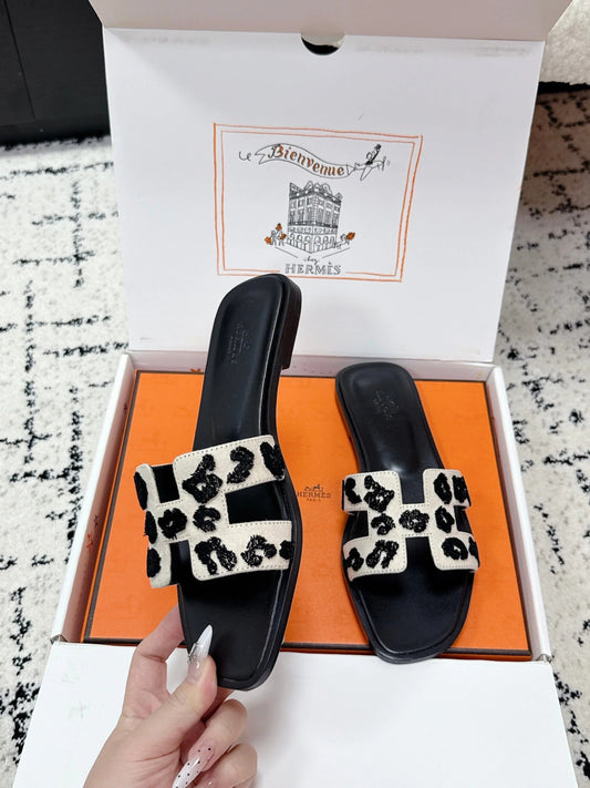 HM 26ss Oran Sandals Black Ivory Denim Cowhide 617184