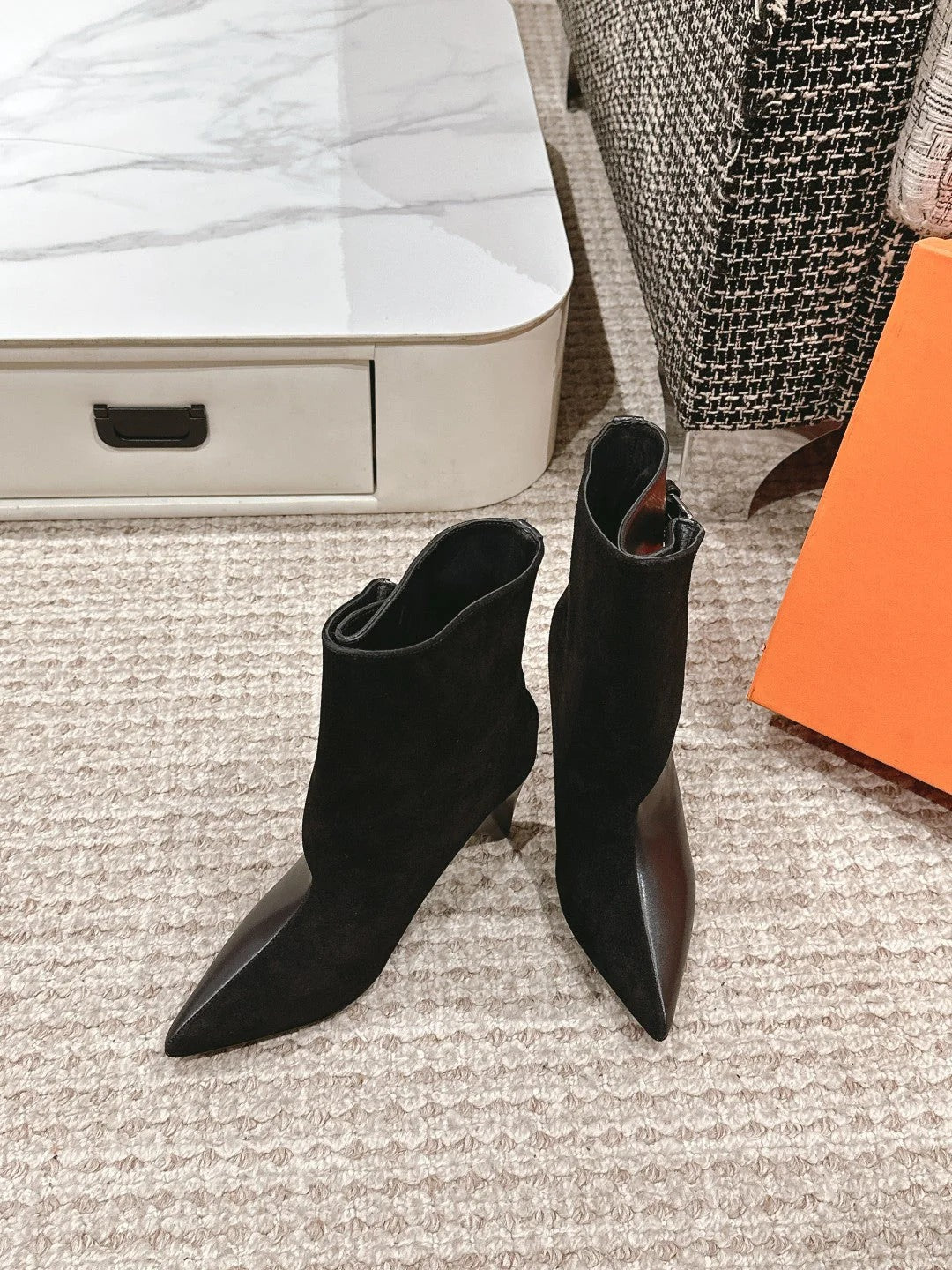 HM HILONA 6 CM ANKLE BOOTS IN BLACK CALFSKIN AND SUEDE