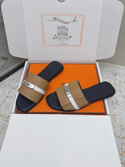 HM 26ss Oasis Sandals Tan Beige Sheepskin Sliver Buckle 625171