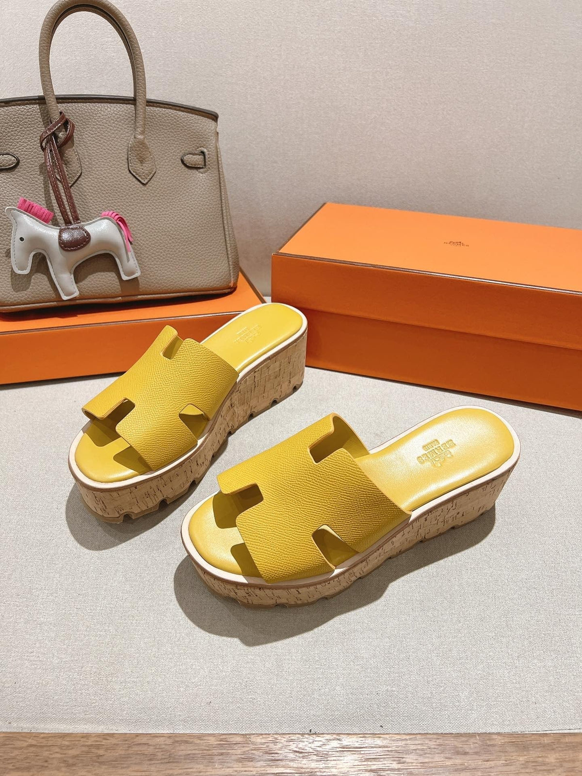 HM 25S HIGH WEDGE SANDALS IN DARK YELLOW LAMBSKIN STYLE 27