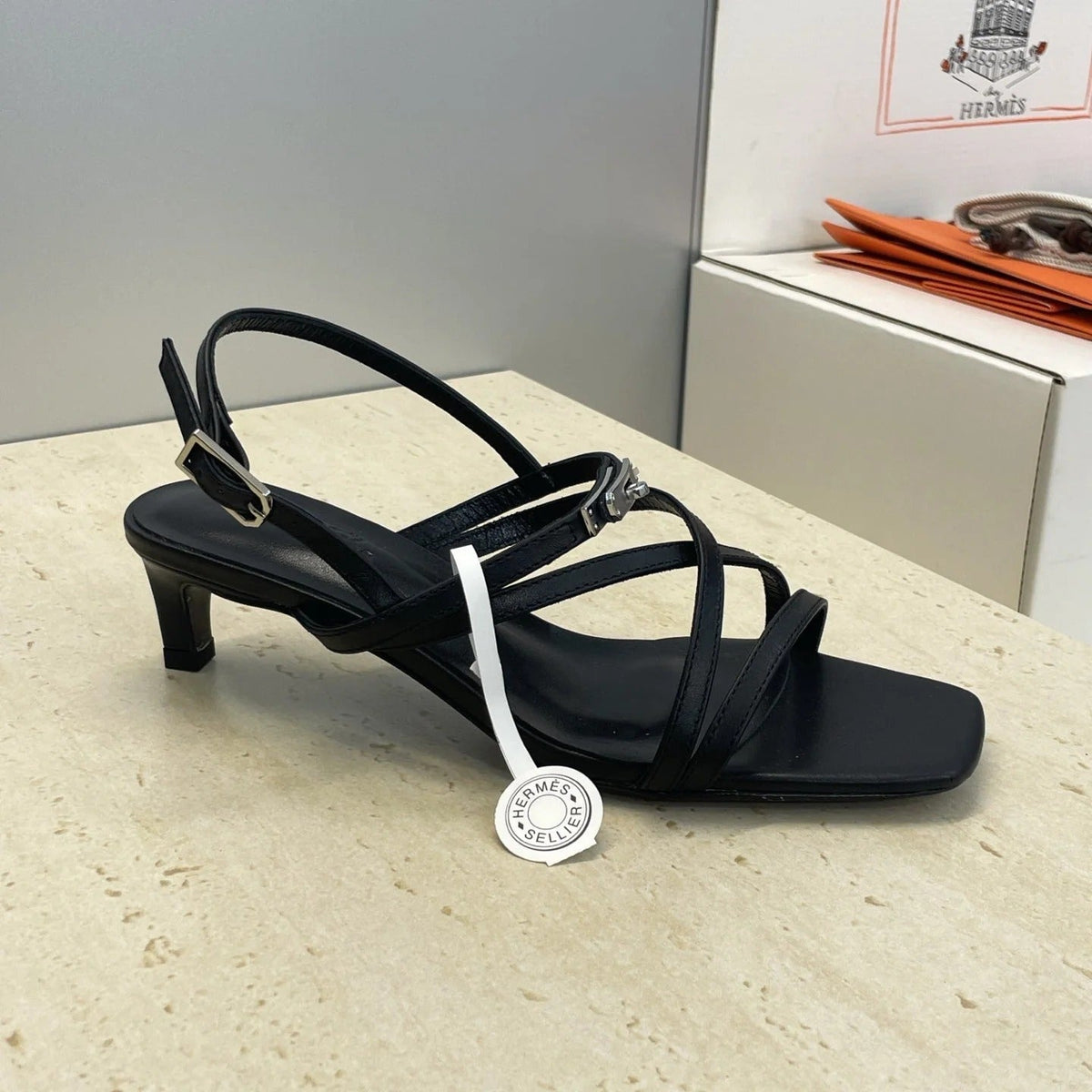 HM 26ss Kelly Sliver Buckle Sandals 40 Black Calfskin 607170
